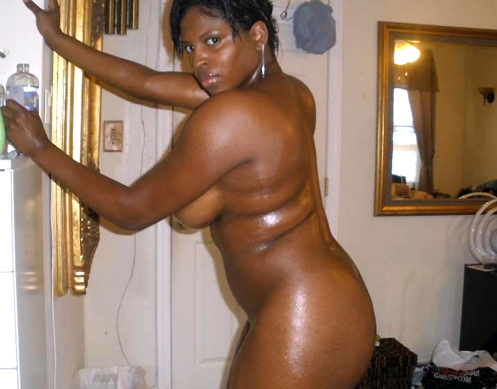 716px x 561px - Amateur young ebony BBW nude. Picture #3.
